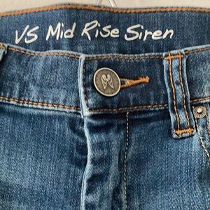 Victoria’s Secret // Mid Rise Siren Jeans EUC
